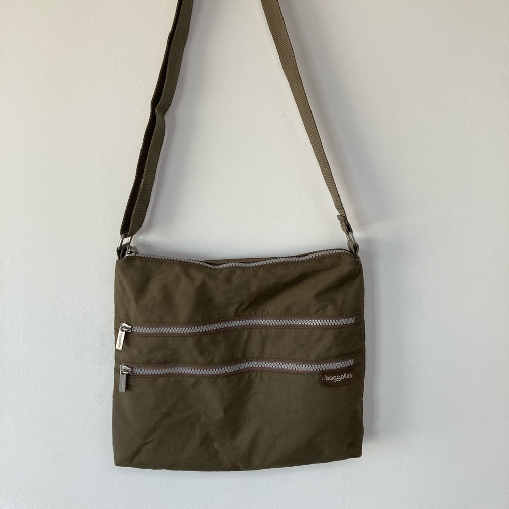 Baggalini Brown Zip Crossbody Bag